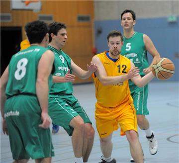 Paul Schwarz (am Ball) erzielte neun Treffer für die BG Lünen.