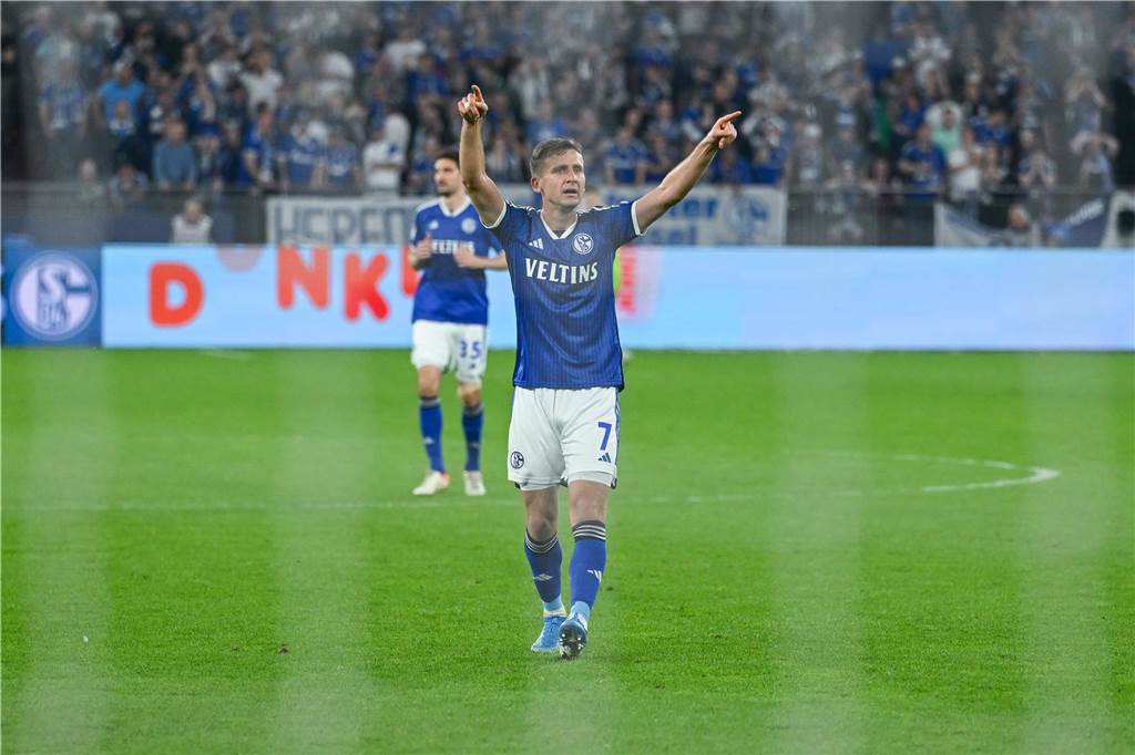 Schalke 04 im Zahlenspiegel der Saison 2023/2024: Paul Seguin war der Schalker Spieler mit den meisten Gelben Karten, nämlich acht.