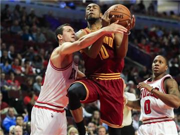 Paul Zipser (l) bekommt weiterhin Einsatzzeit in der Preseason. Foto: Tannen Maury