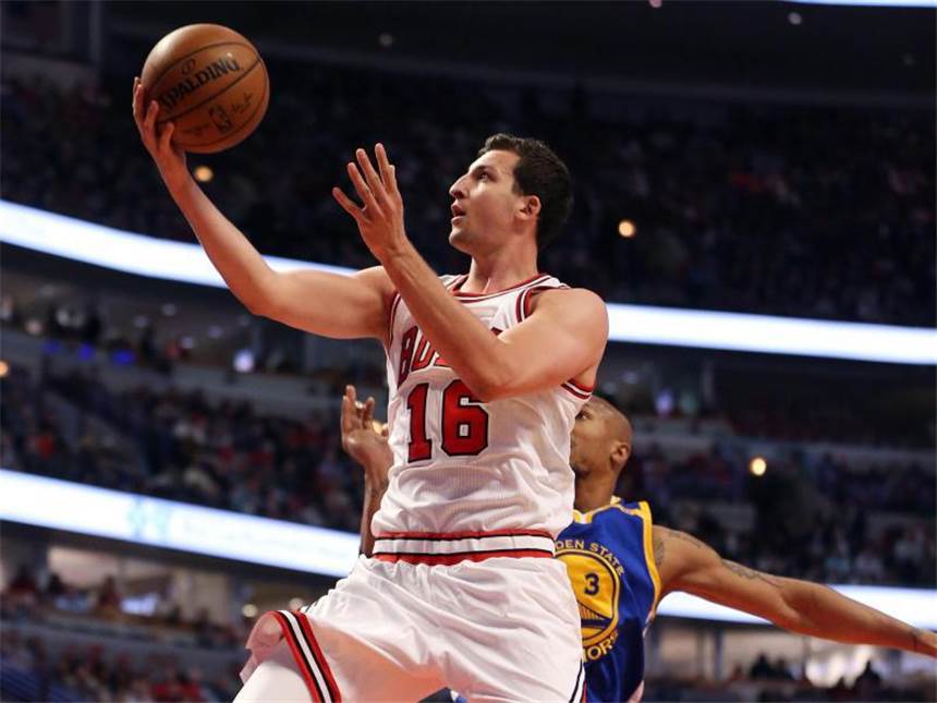 Chicago besiegt mit NBA-Rookie Zipser Golden State Paul Zipser von den Chicago Bulls beim Korbleger. Foto: Terrence Antonio James