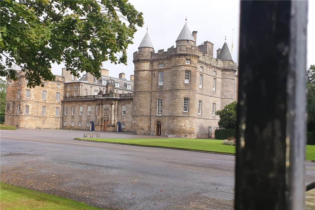 Pauline Kappmeyer wohnt nahe bei Holyrood Palace, wo die Königliche Familie residiert, wenn sie in Edinburgh ist.