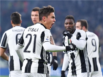 Paulo Dybala von Juventus feiert seinen Treffer zum 1:0 gegen AC Mailand. 