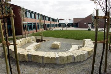 <p>Die Wolfhelm-Gesamtschule in Olfen.  Archiv</p>