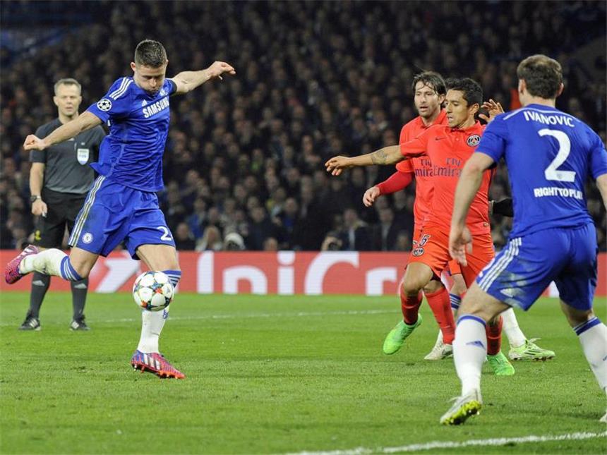 Trotz Rot für Ibrahimovic: Paris bei Chelsea weiter Per Dropkick schießt Gary Cahill das späte 1:0 für Chelsea. Foto: Gerry Penny