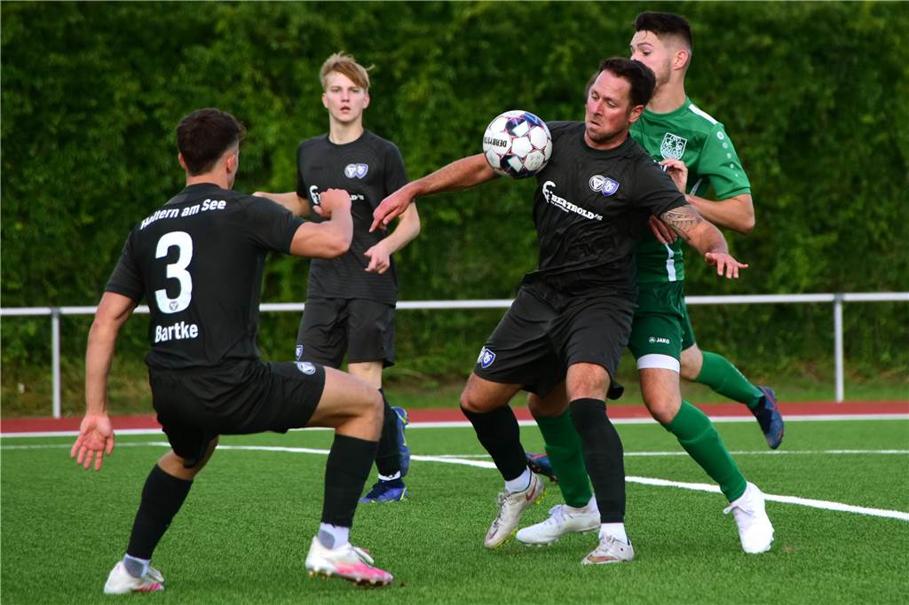 Peter Elbers erzielte in seinem ersten Spiel nach seiner Knöchel-OP früh das 1:0 für den TuS Haltern.