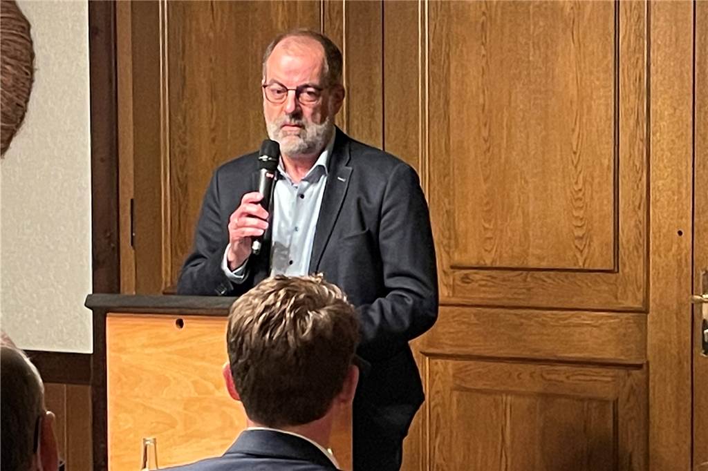 Peter Frings, Interventionsbeauftragter im Bistum Münster, war auch in Lünten zu Gast und stellte vor, was das ausführliche Gutachten zu Missbrauchsfällen im Bistum Münster genau zum Verhalten von Bischof Heinrich Tenhumberg ausgeführt hatte.