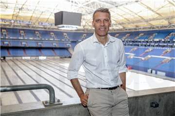 Peter Knäbel hat beim FC Schalke 04 noch viel Arbeit vor der Brust. 