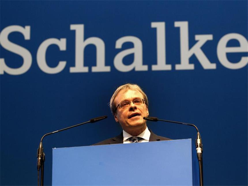 264,5 Millionen Euro - Höchster Umsatz der Vereinsgeschichte Peter Peters verkündete Schalkes Rekordzahlen.