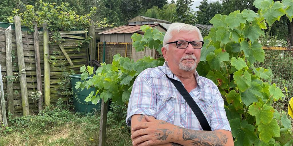 Gartenparzelle von Castrop-Rauxeler illegal: „Wohin soll ich mit den Tieren?“ Peter Theodorakis ist besorgt. Wo sollen seine Tiere hin, wenn er seinen Garten in der Form nicht behalten darf?