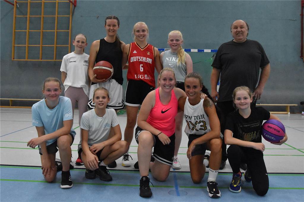gggg Die Frauenmannschaft der LippeBaskets