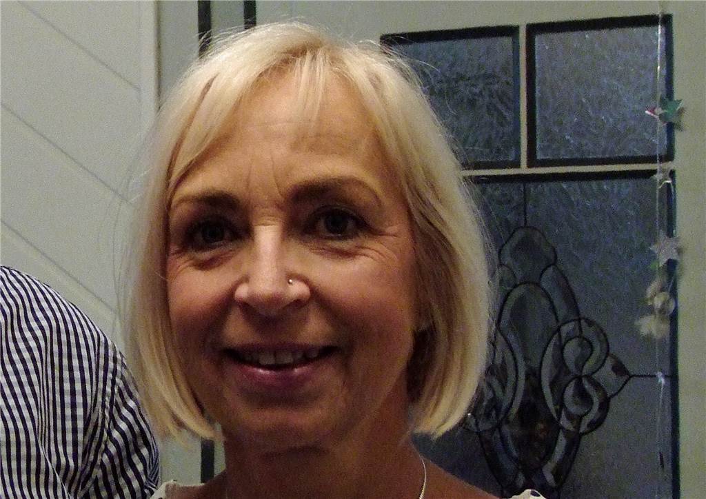 Keine Bettler vor dem Ballett? Am Dortmunder Theater passt ein Sicherheitsdienst auf Petra Griewel (62) sagt: „Die Bettler stören mich nicht.“