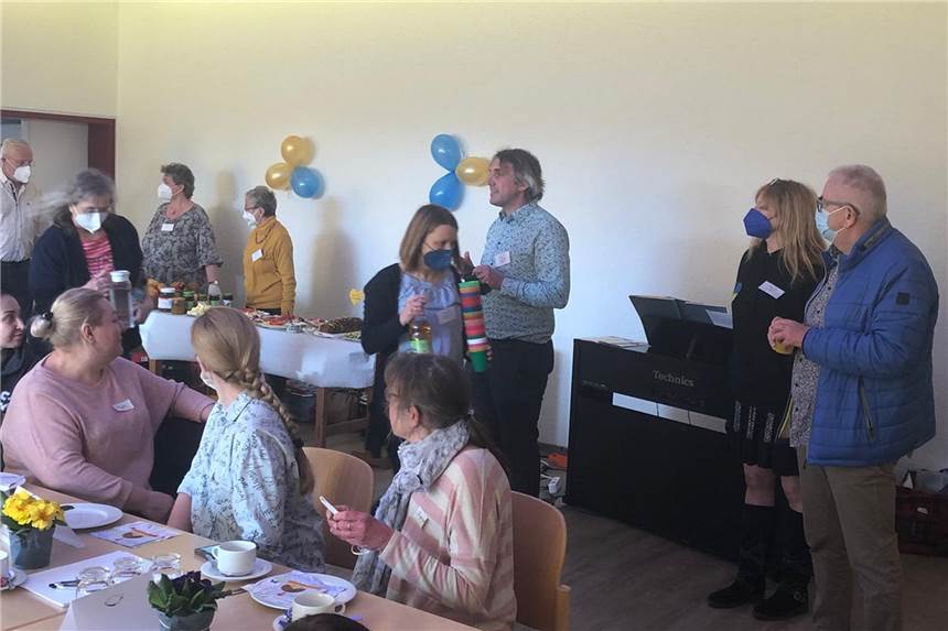 Frauencafé in Werne: Erste Schritte für ukrainische Familien Pfarrer Alexander Meese begrüßte die Ukrainerinnen und sagte ihnen die Hilfe der Evangelischen Kirchengemeinde zu.