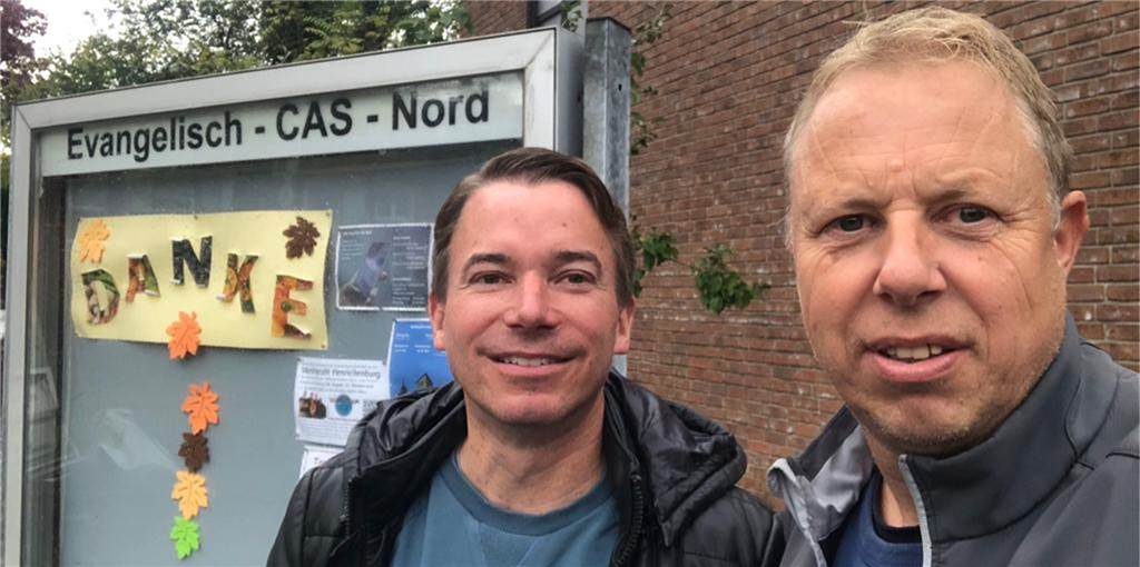 Nach dem Brand: Kirche in Castrop-Rauxel bleibt länger Renovierungsfall Pfarrer Dominik Kemper (l.) und Hausmeister Frank Ulrich schauen auf der Baustelle in der Erlöserkirche nach dem Rechten.
