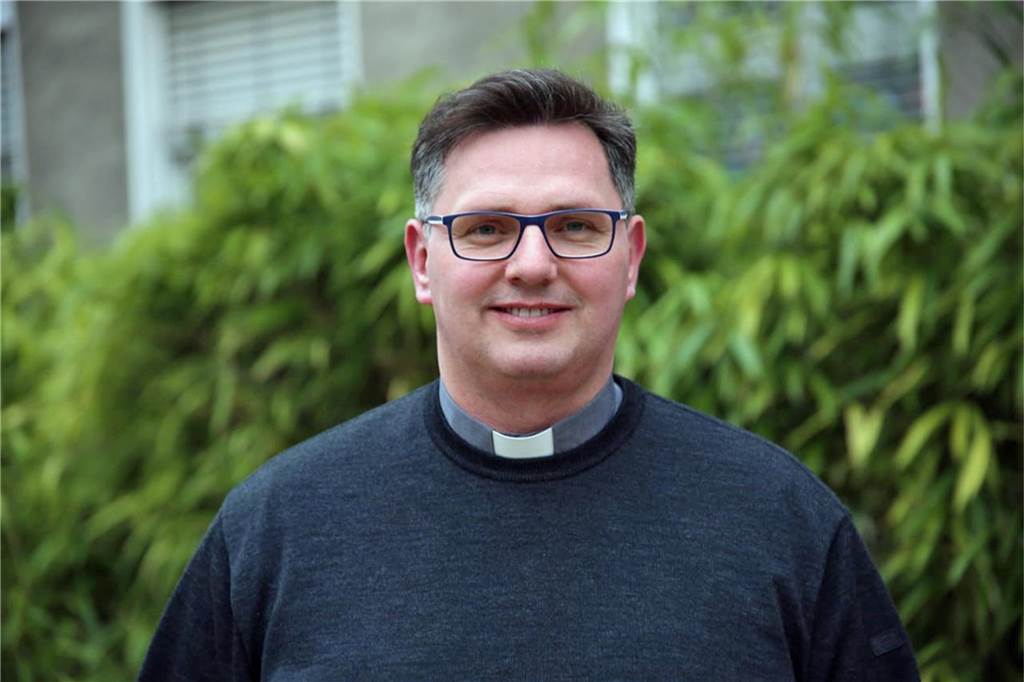 Einbrecher wüteten in St.-Nikolaus-Kirche: „Gleicht einer Schändung“ Pfarrer Dr. Stephan Rüdiger verurteilt den Einbruch und die Schäden in der St.-Nikolaus-Kirche in Dorsten.