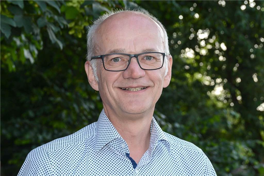 Katholische Kirche im Dortmunder Osten sagt alle Gottesdienste ab Pfarrer Ludger Keite verspricht einige Sonderaktionen: eine lebensgroße Krippe, Segenkarten zum Abpflücken und zwei YouTube-Videos