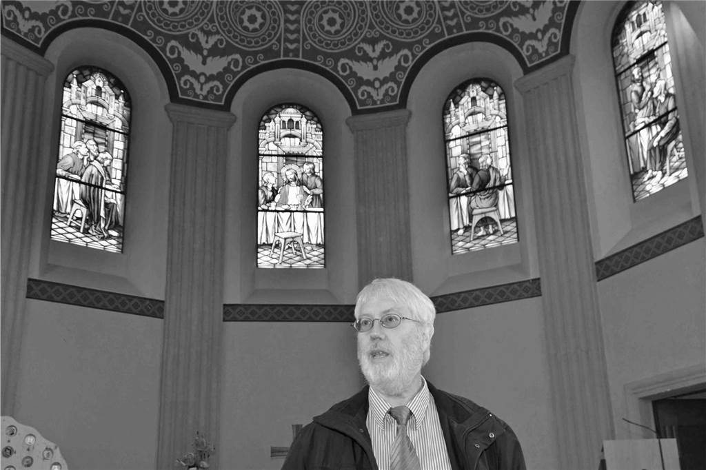 Abschied von Wolfgang Möller (†71): Ehemaliger Pfarrer ist gestorben Pfarrer Wolfgang Möller in der Christuskirche in Horstmar. Bei einem Tag des offenen Denkmals hatte er eine Führung durch die Kirche angeboten.