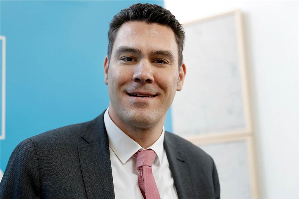„Wir kommen an unsere Grenzen“: Steuerberater suchen Mitarbeiter Phil Feldmann vom Team Confides plädiert für Kooperationen unter Steuerberatern.