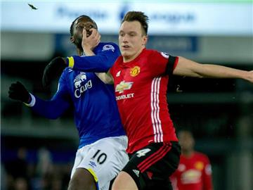 Phil Jones wurde für zwei internationale Club-Spiele gesperrt. Foto: Peter Powell