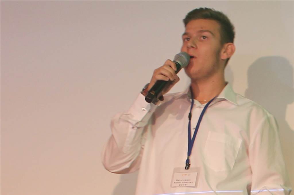 Wer hat das Zeug zum Star? Selmvision Songcontest kürt zum zweiten Mal die Besten Philip Huijps ist der Initiator der Show. Er trat selbst auf und kam auf Platz zwei.