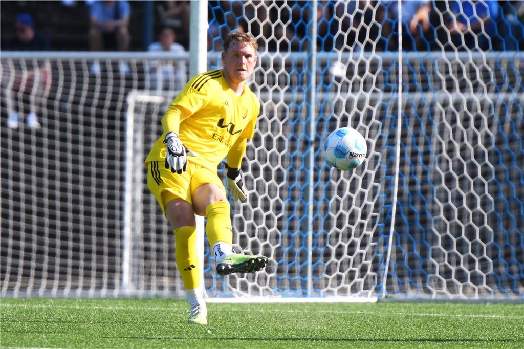 RW Deuten holt Verstärkung aus der Westfalenliga: Neuzugang von Vestia Disteln Philipp Amft beim Abschlag