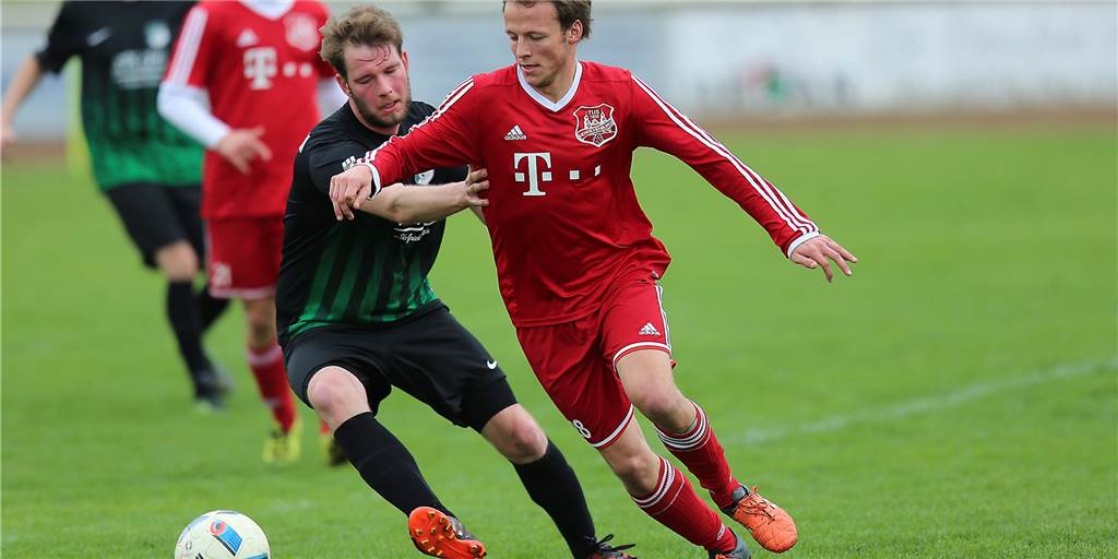 Kreisliga B: Topspiel zwischen TuS Henrichenburg und Kültürspor Datteln zieht um Philipp Engel (r) und sein TuS Henrichenburg, kommen gegen Kültürspor Datteln nicht zum Zuge.