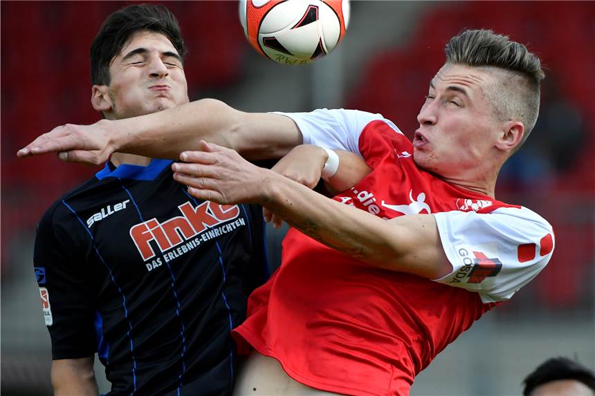Philipp Grodowski tritt für die Familie kürzer und könnte nächstes Jahr nur A-Liga spielen Philipp Grodowski (r.) wechselt zum SVE Heessen. Zwei Jahre spielte er bei RW Ahlen.