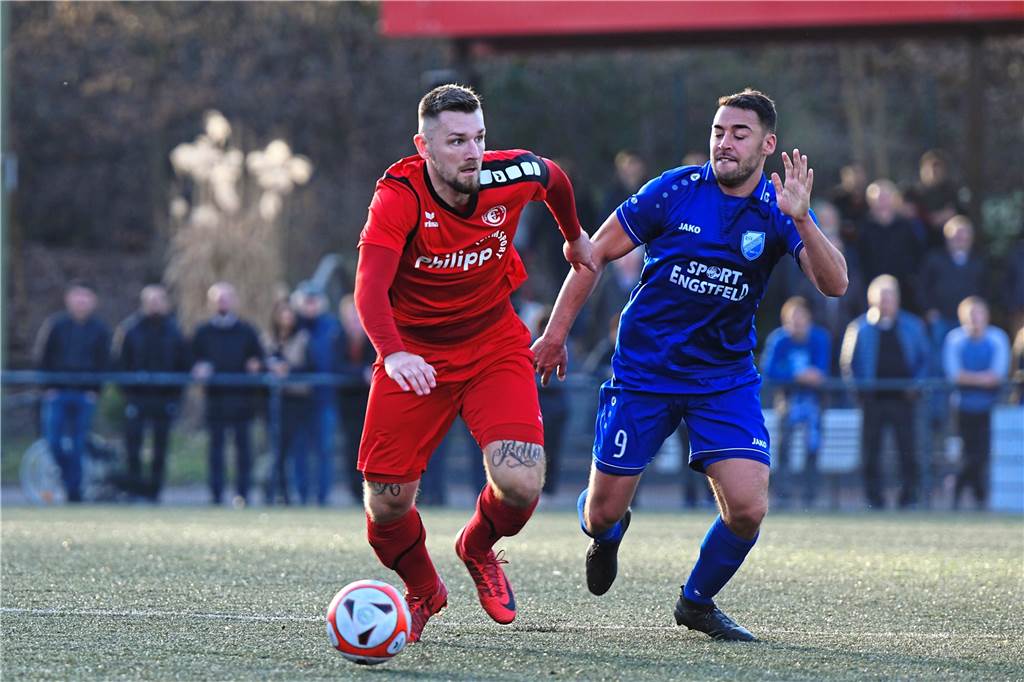 Fußballer im TV bei SAT.1 - früher spielte er in Haltern und Oer-Erkenschwick Phillip Mandla (r.) spielte zwei Jahre lang für die SpVgg Erkenschwick, ehe er zum TuS Haltern am See wechselte.
