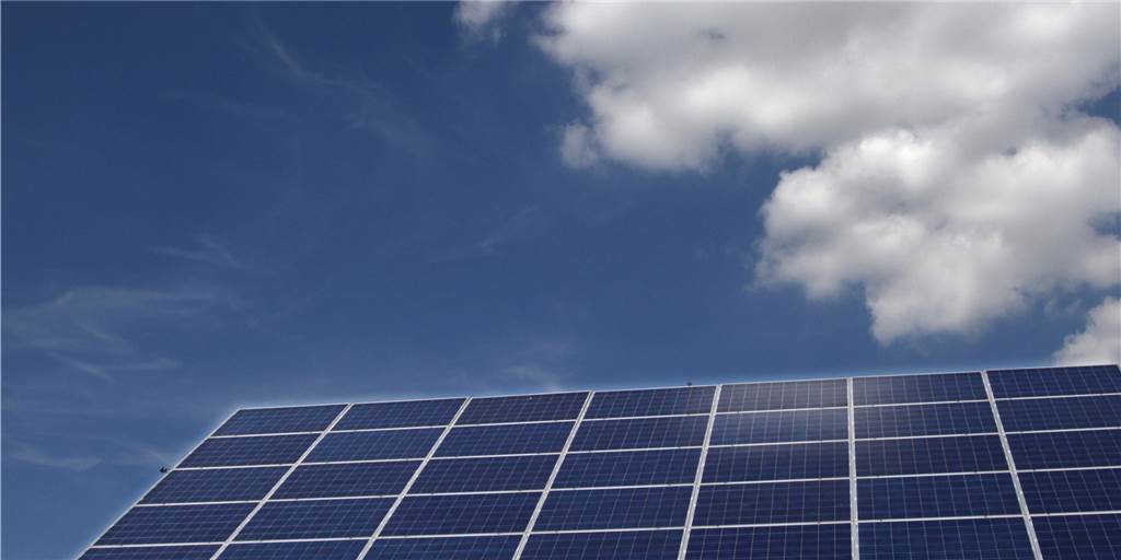 Stadt Lünen will Photovoltaik deutlich steigern - Infos für Bürger „Photovoltaik zu nutzen, ist zum Beispiel eine kluge Strategie", rät Dr. Achim Grunenberg.