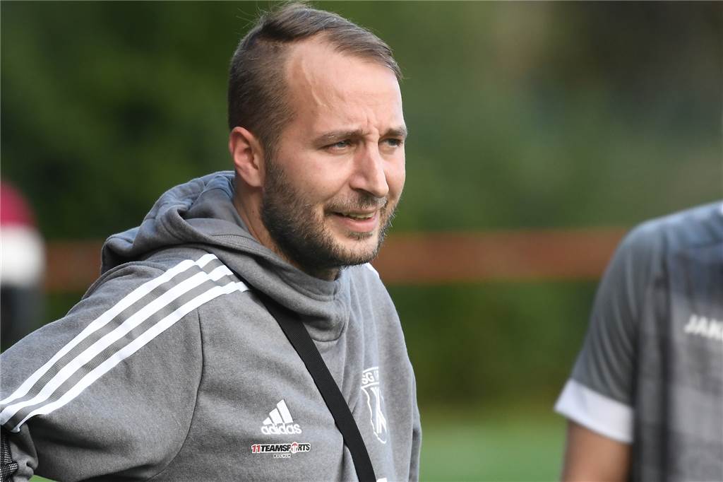 Fünf Tore reichen Castrop-Rauxeler Mannschaft in einem Topspiel nicht zum Sieg Pierre Kilian ist Trainer der SG Castrop III.