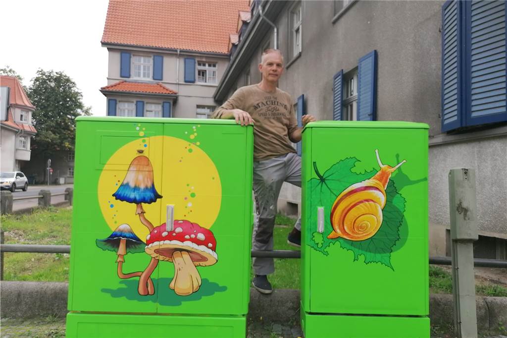 Igor Jablunowskij bemalt Stromkästen in Lünen: „Ich habe keinen Plan B, ich mache nur Kunst“ Pilze, Schnecken oder andere Tiere. In Lünen malt Igor Jablunowskij verschiedene Naturmotive.