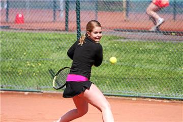 <p>Katrin Gößl hat den Ball fest im Blick: Für sie und ihr Team des TC BW Werne startet am Sonntag die Verbandsliga-Saison.  <p></p> Denninghaus</p>