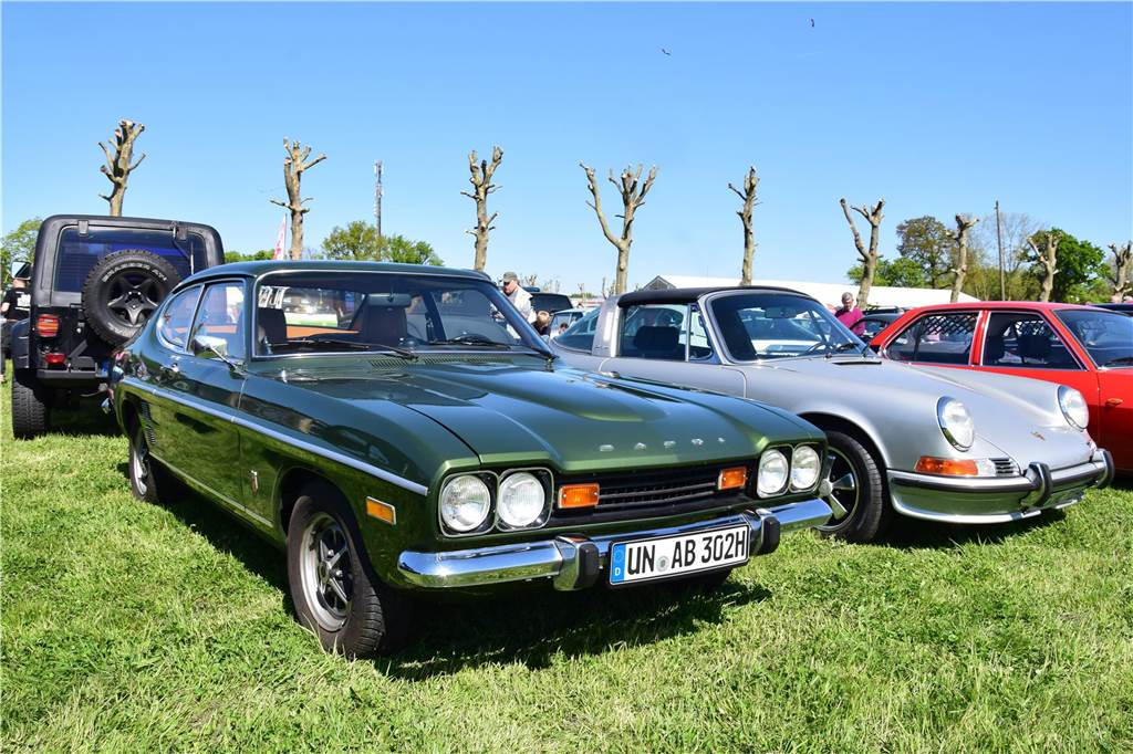 Pkw, Landmaschinen, Trecker, Motorräder, Wohnmobile, Militärfahrzeuge und sogar Feuerwehrautos aus längst vergangenen Jahrzehnten – rund 400 Aussteller waren am Sonntag (27.4.2025 )der Einladung von Prickingshof-Chef Thomas Döpper zum Oldtimertreff in Haltern gefolgt.