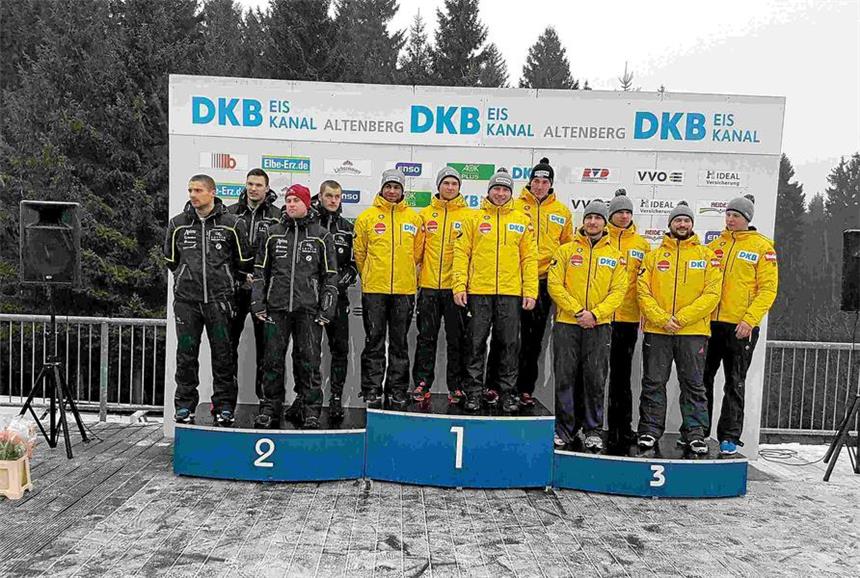 Bennet Buchmüller gewinnt ersten Europacup Platz eins zum sportlichen Jahresabschluss: Bennet Buchmüller (auf dem Podest 2.v.li.) gewann mit seinem Team zum ersten Mal einen Europacup.