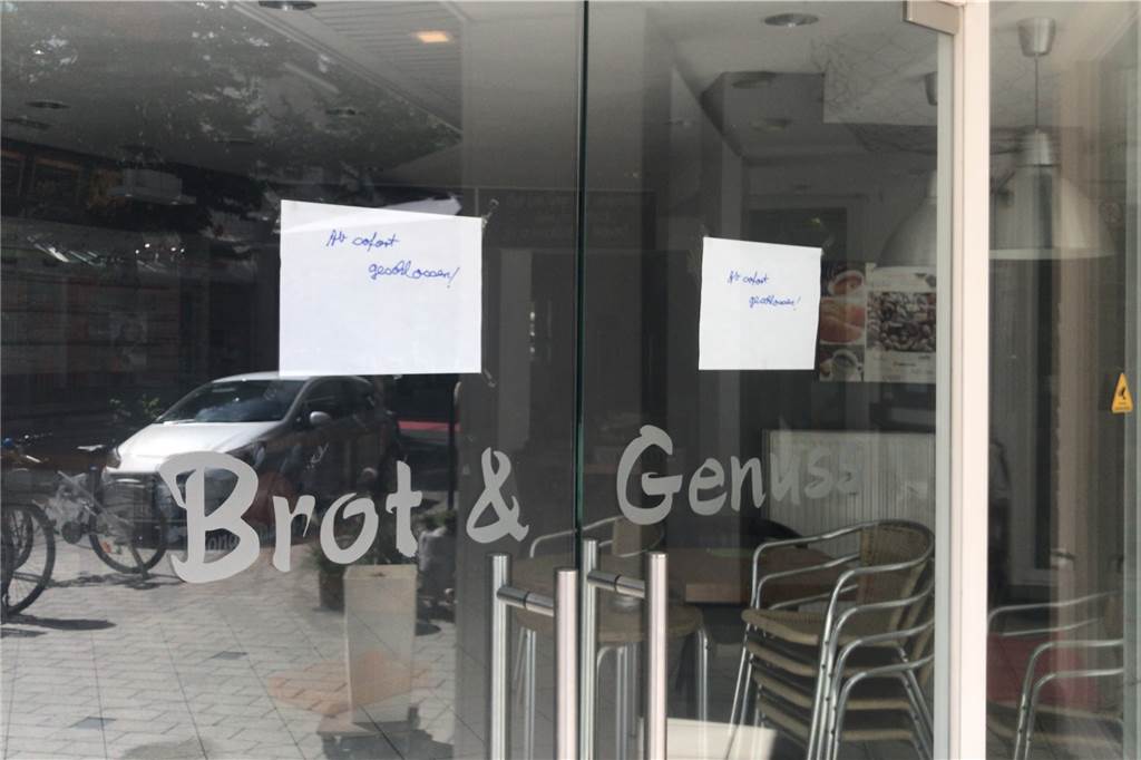 Gründe für die Schließung der Bäckerei Sondermann an der Bahnhofstraße Plötzlich hing ein Zettel im Fenster bei Sondermann-Brot.