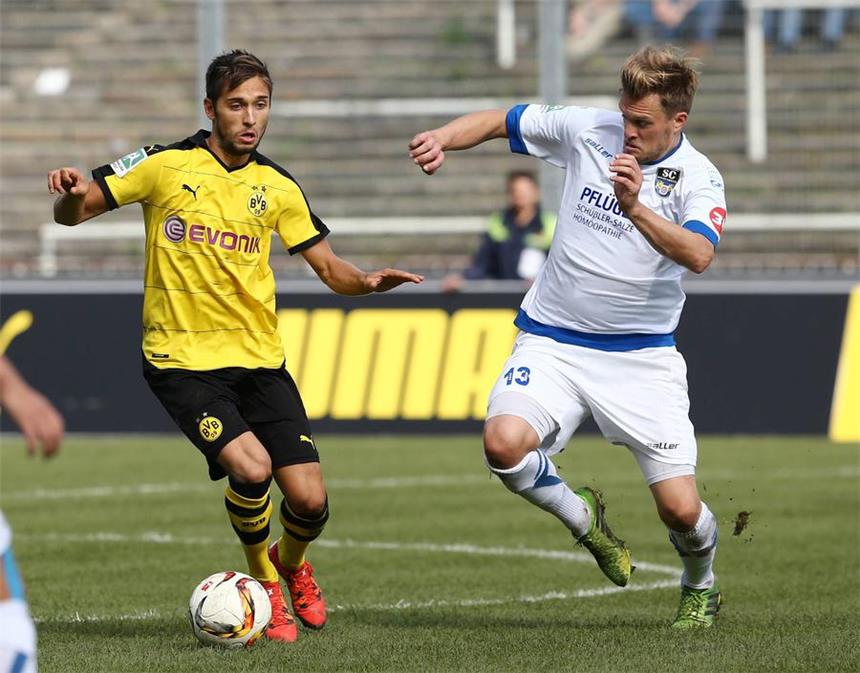 Moritz Leitners Politik der kleinen Schritte Plötzlich Taktgeber in der Regionalliga: Moritz Leitner (l.) hat seine neue Rolle in der U23 gut angenommen.