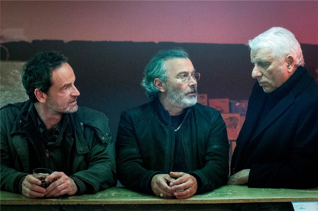 Ludger Burmann zur zweiten Tatort-Jubiläumsfolge: „Das ist so ein Stuss!“ Plötzlich taucht Kommissar Peter Faber (Jörg Hartmann, l.) aus Dortmund auf. Sein Kollege aus München, Franz Leitmayr (Udo Wachtveitl, r.) verfolgt mal wieder andere Ermittlungsansätze als Faber, als sie Kontakt zu Mafia-Boss Domenico Palladio (Paolo Sassanelli) aufnehmen.