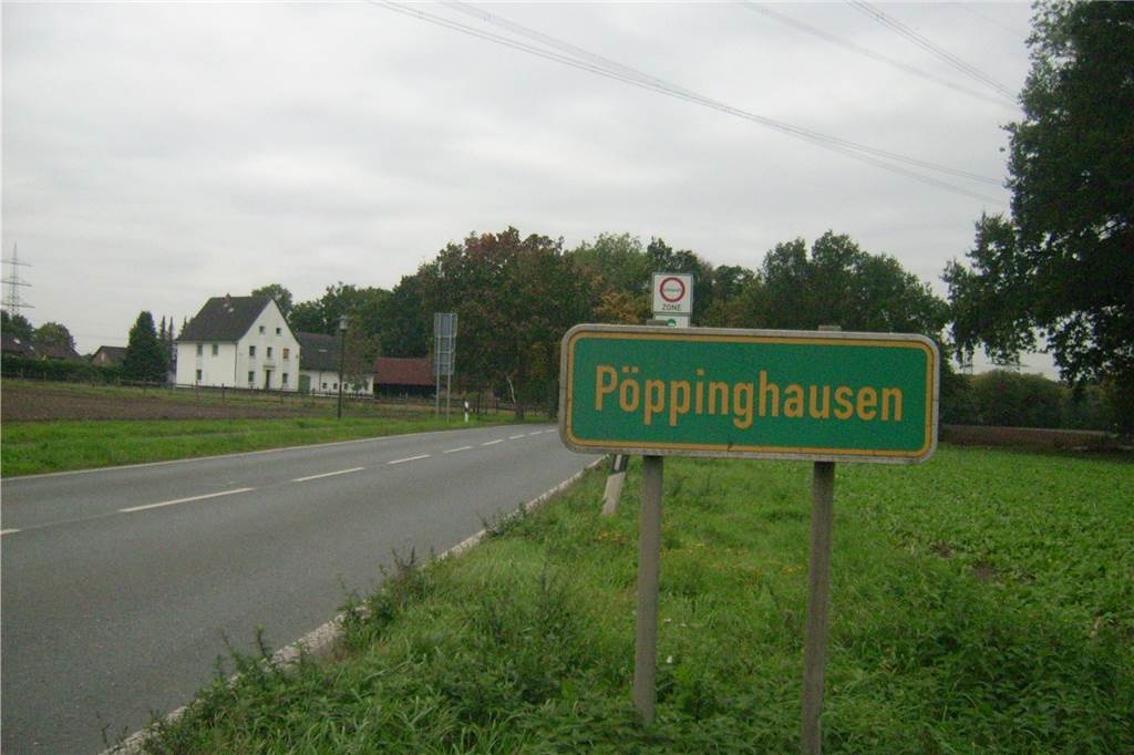 Wenn Rauxel zu Castrop wird: Die Wirren im Castrop-Rauxeler Ortsschilder-Wald Pöppinghausen besitzt kein eigenes Ortseingangsschild, sondern nur ein grünes Hinweisschild.