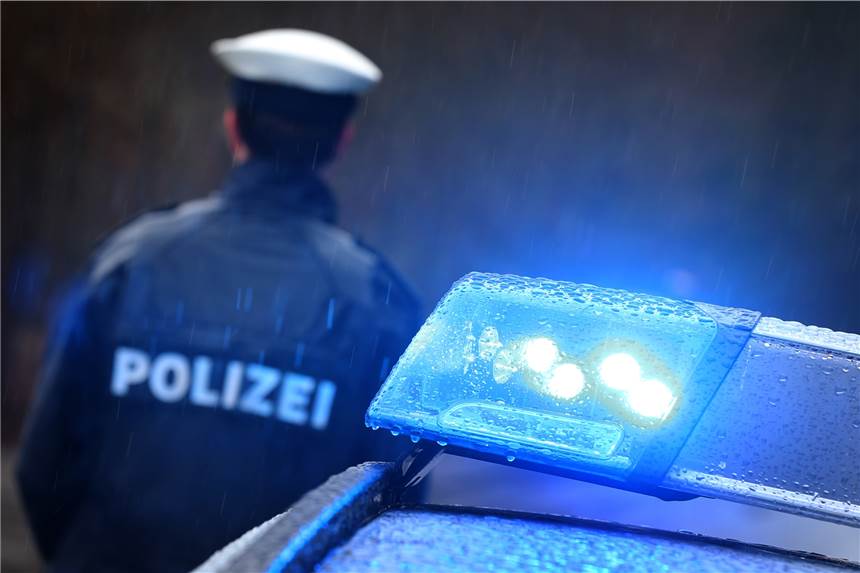 Nächtliche Spritztour: 15-Jähriger fährt betrunken Auto Polizei erwischt einen Minderjährigen beim Autofahren.