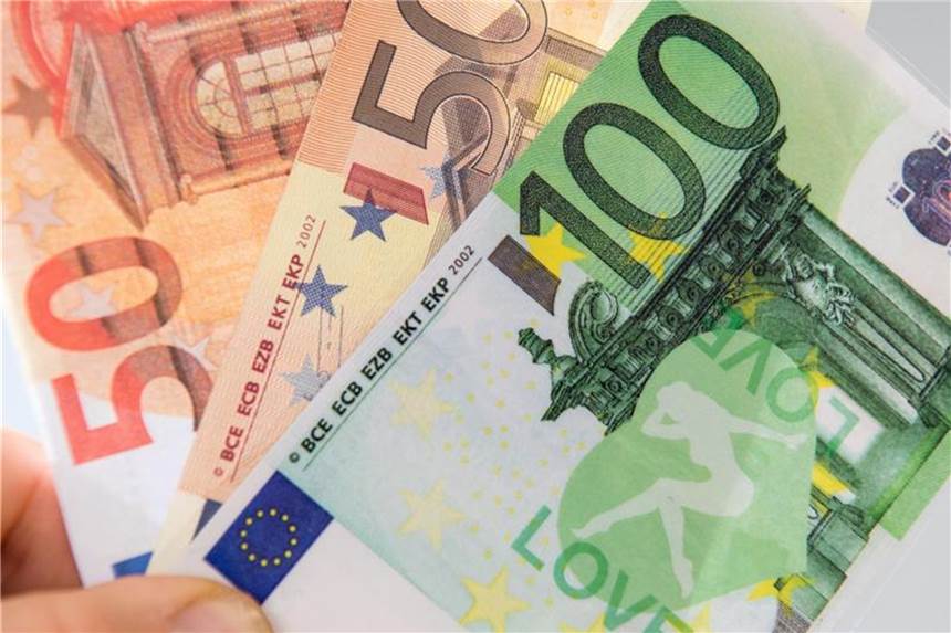 Weniger Euro-Falschgeld in Europa und Deutschland Polizei, Handel und Banken in Europa zogen im ersten Halbjahr rund 301.000 falsche Euro-Banknoten aus dem Verkehr. Foto: Fabian Sommer