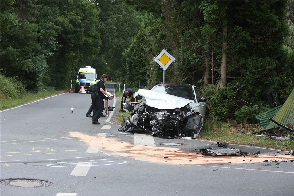 Polizei und Rettungskräfte waren nach dem Unfall im Einsatz.