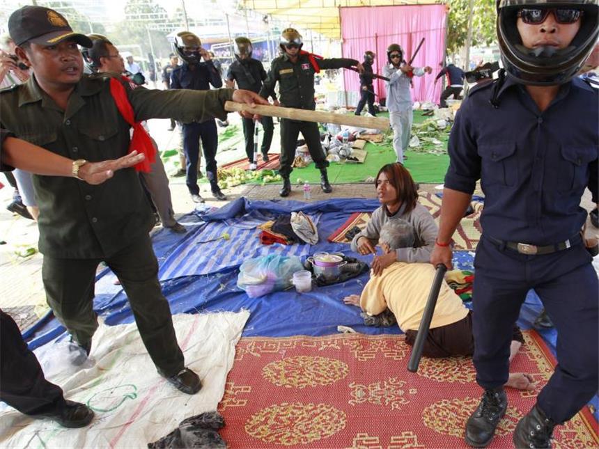 Polizeieinsatz in Kambodschas Hauptstadt Phnom Penh. Foto: Mak Remissa