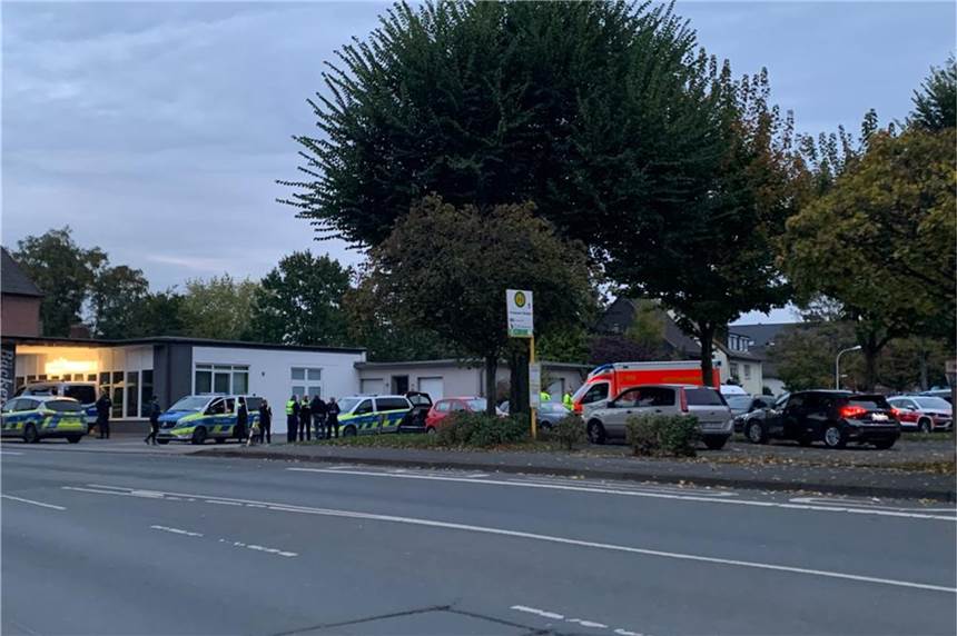 Spezialkräfte der Polizei nehmen Mann in seiner Wohnung in Haltern fest Polizeikräfte sammelten sich am Schüttenwall.