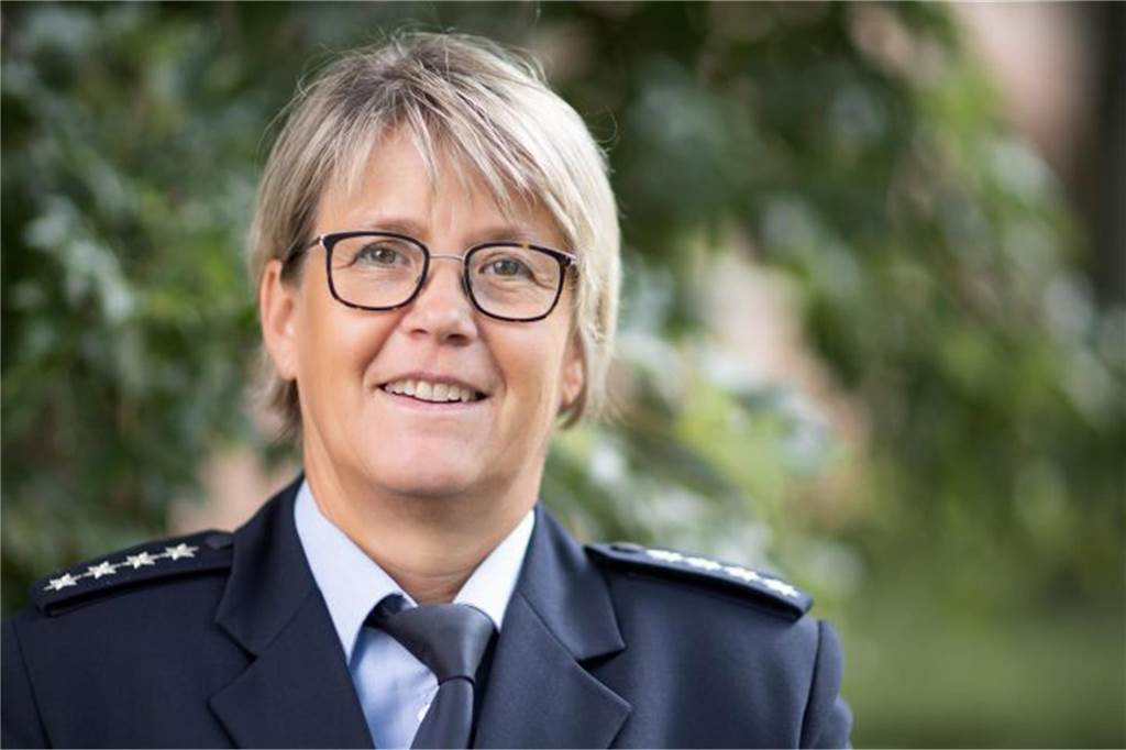 Polizei warnt vor Sex-Betrugsmasche: Opfer werden heimlich gefilmt Polizeisprecherin Britta Venker weiß, dass die Ermittlung der Internetbetrüger schwer ist.