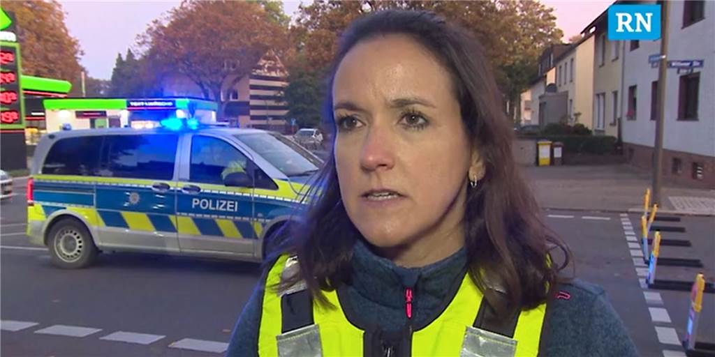 Video: Mann stirbt nach Polizeieinsatz in Dortmund – die Erkenntnisse von vor Ort Polizeisprecherin Nina Kupferschmidt äußert sich zum Vorfall in Dortmund-Dorstfeld.