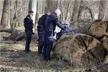 Die Polizei sucht seit Mittwoch, 16. März, nach einem Mann aus Lünen, dessen Fahrrad und Taschen in der Nähe des Kanals am Stadthafen gefunden wurden.