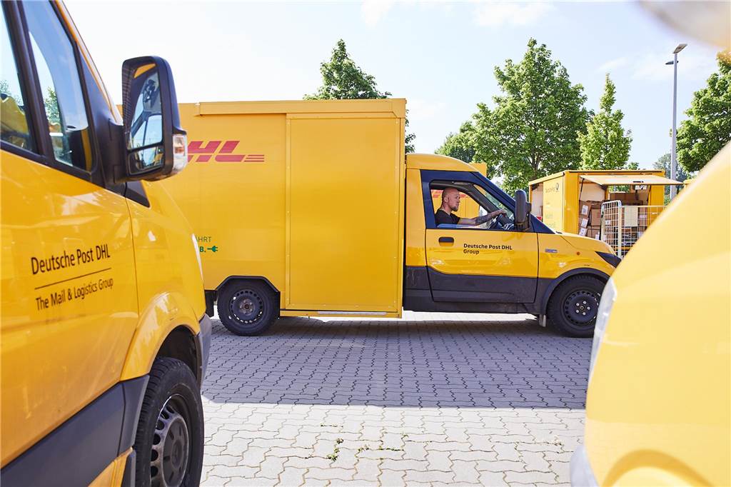 Post im Dorf kommt unzuverlässig: Zahlreiche Kirchhellener sind wütend Post und Pakete gleichzeitig: Die in Kirchhellen recht neue Verbundzustellung scheint unter der Last der Post- und Paketflut zu ächzen.