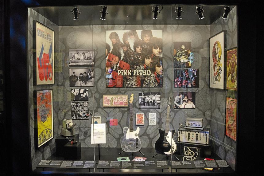 Pink-Floyd-Ausstellung im Dortmunder U verzögert sich Poster von Pink-Floyd-Auftritten im zwischen 1966 und 1967 bestehenden Londoner Untergrund-Club „Ufo“ gehören zu der Ausstellung „Their Mortal Remains“.