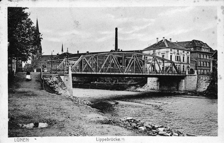 Haushaltsmittel reichen nicht für ein Brückendenkmal Postkarten und Fotos aus alter Zeit zeigen die Lippebrücke aus verschiedenen Blickwinkeln und auch andere Möglichkeiten, wie die Menschen früher die Lippe überquert haben.