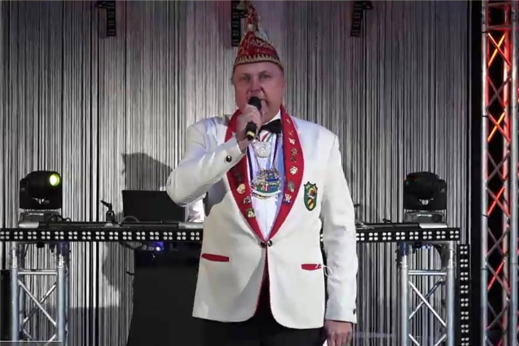 Knapp 2000 Jecken feiern Karneval per Livestream mit den Eventhelden Präsident Michael Holtmann des IWK Werne begleitete die interaktiven Zuschauer durch das Programm der ersten Online-Karnevalsparty in Werne.