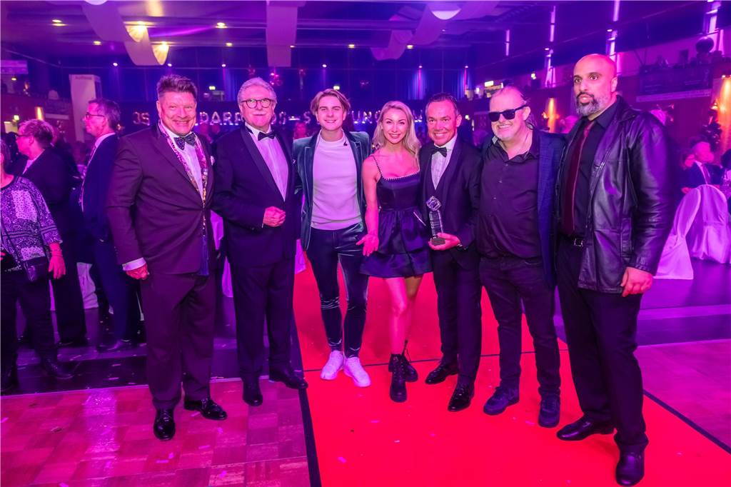 Die besten Bilder der Solidarfonds-Gala 2024: Feine Gäste feiern BVB, Hagedorn und Roland Kaiser